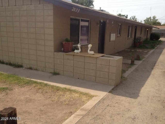2633 W Belmont Avenue - Photo 1