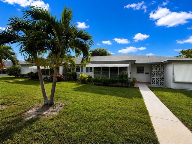 1207 S Drive Way - Photo 1