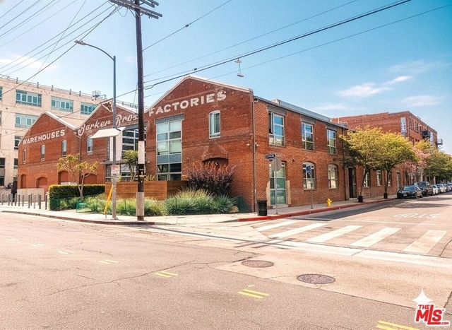 527 Molino Street - Photo 1
