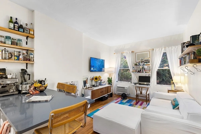 68 Perry Street - Photo 1