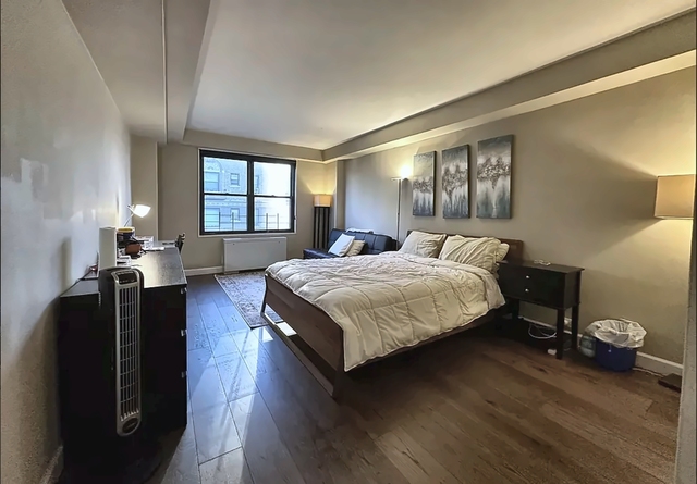 120 E 90th Street - Photo 1