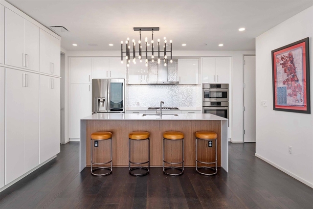 301 West Ave - Photo 1