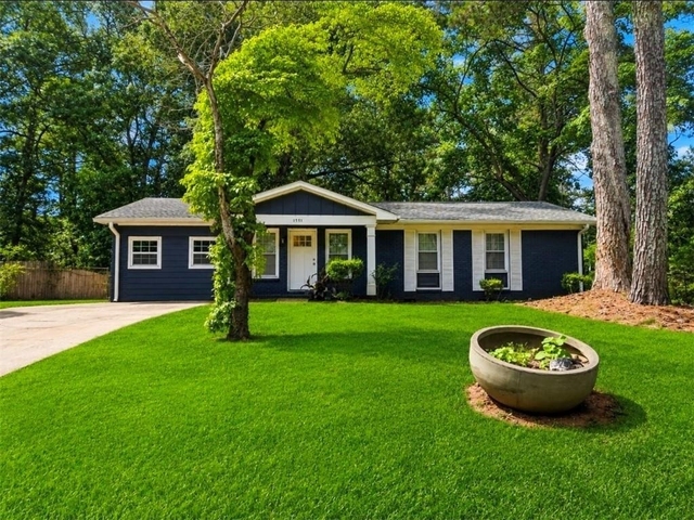1551 Pine Glen Circle - Photo 1