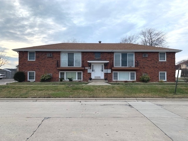 7300 S 78th Avenue - Photo 1