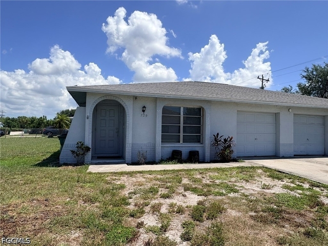 729 Sw 39th Street - Photo 1