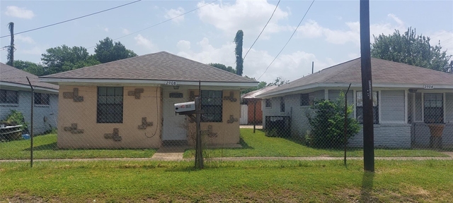 2908 Wipprecht Street - Photo 1