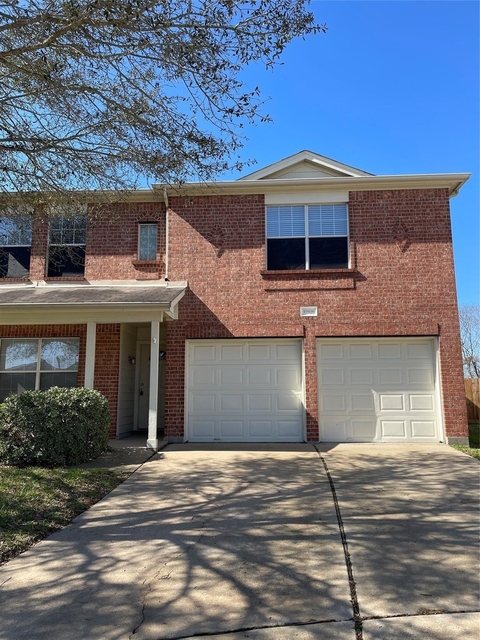 10506 Sugar Trace Drive - Photo 1