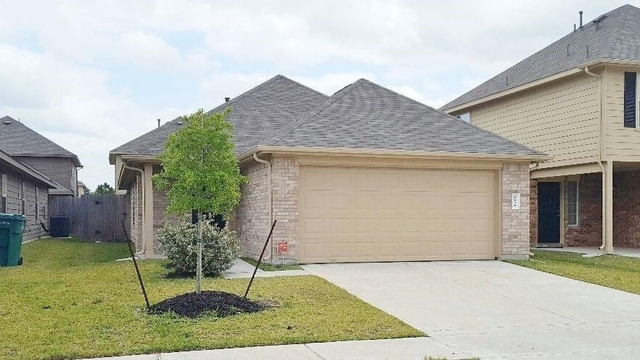 5838 Kyle Cove Drive - Photo 1