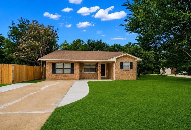 235 Live Oak Street - Photo 1