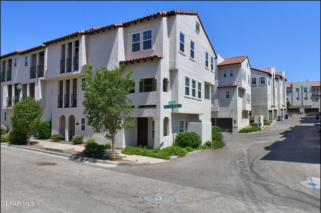 312 Vin Almoradi Court - Photo 1