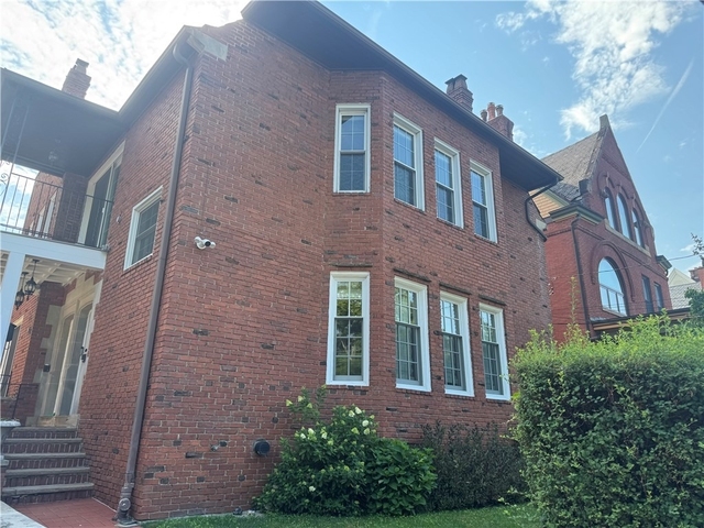 703 Saint James St - Photo 1
