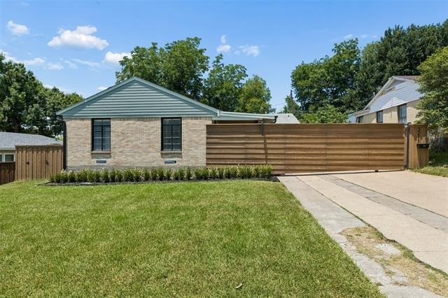 3211 Lawnview Avenue - Photo 1