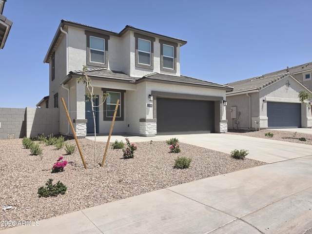 2844 W Shepperd Avenue - Photo 1