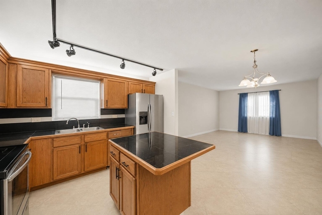 4528 Sw 54th Street - Photo 1