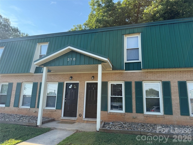 310 W Catawba Avenue - Photo 1