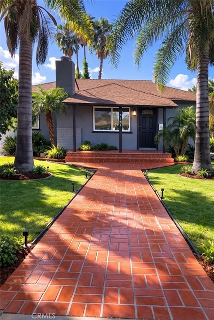 7523 Darby - Photo 1