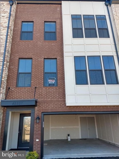 42287 Crawford Terrace - Photo 1