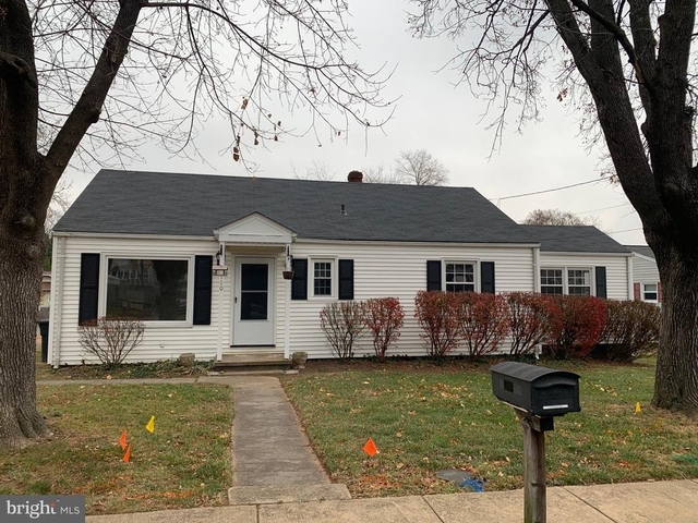 110 Pershing Avenue Nw - Photo 1