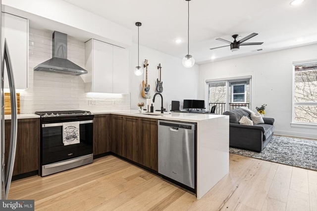 1723 Francis Street - Photo 1