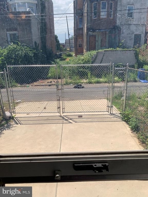 3136 W Montgomery Avenue - Photo 1
