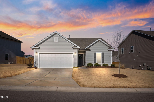 1008 Sandtrap Way - Photo 1