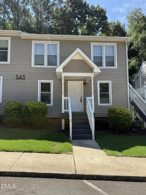 343 W Oak Avenue - Photo 1
