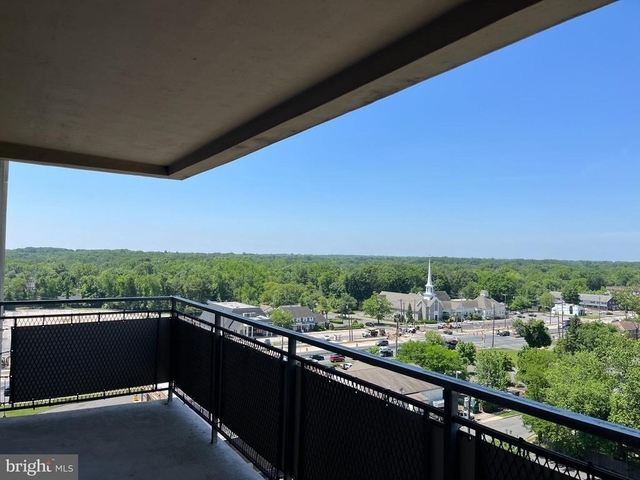 1108 Barclay Towers Pike E - Photo 1