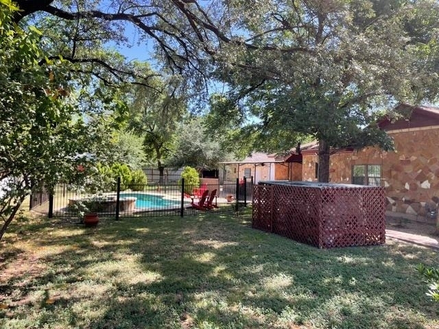 1506 E 2nd St - Photo 1