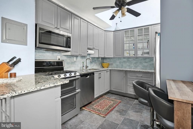 1669 Columbia Road Nw - Photo 1