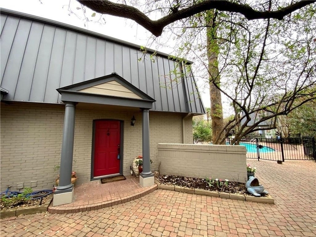 2500 Steck Ave - Photo 1
