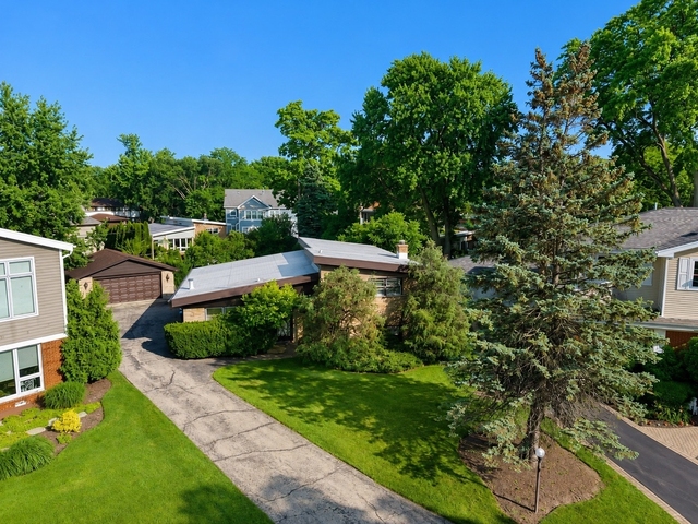 406 Sunset Drive - Photo 1