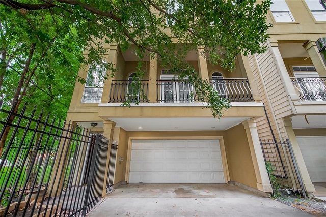 1015 Stanford Street - Photo 1