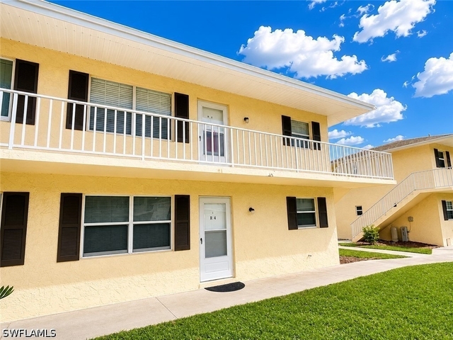 3325 Airport Road N - Photo 1