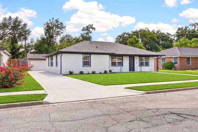 1202 Dogwood Drive - Photo 1