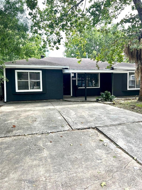 2107 Garvey Drive - Photo 1