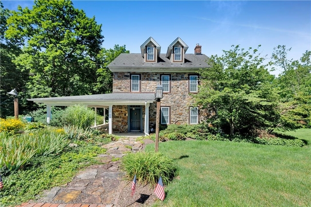 2408 Applewood Drive - Photo 1