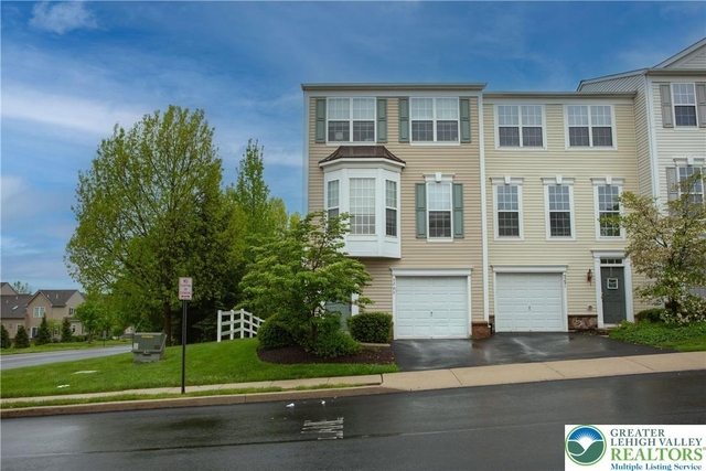 5293 Chandler Way - Photo 1