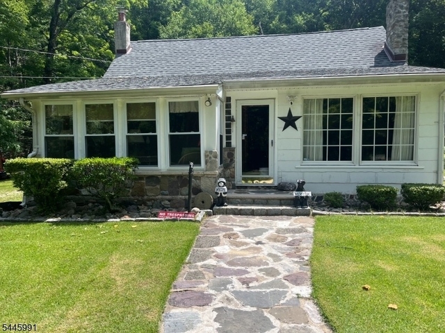 860 Burnt Meadow Rd - Photo 1