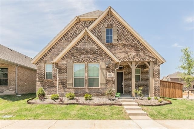 1000 S Hill Drive - Photo 1