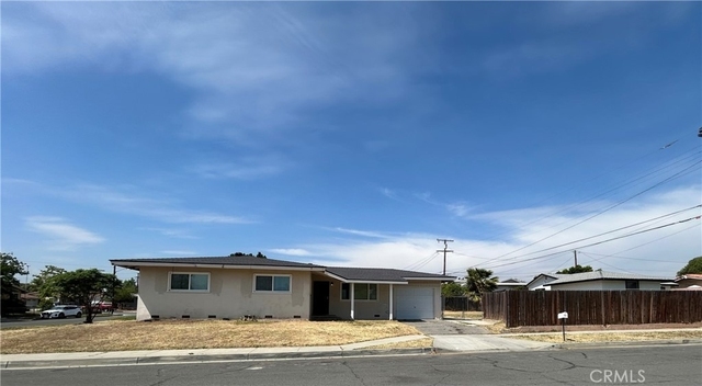 390 E Carter - Photo 1