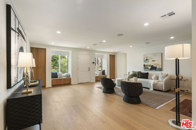 3815 S Cochran Avenue - Photo 1