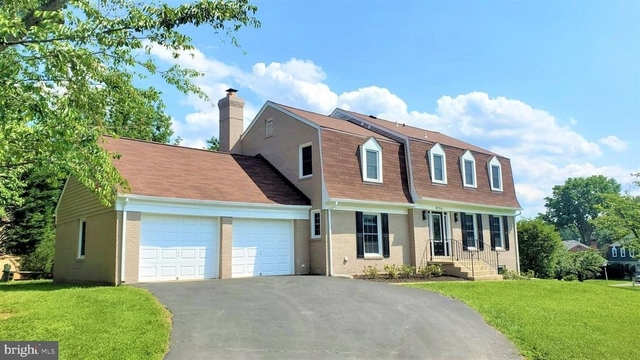 8156 Buckspark Lane E - Photo 1