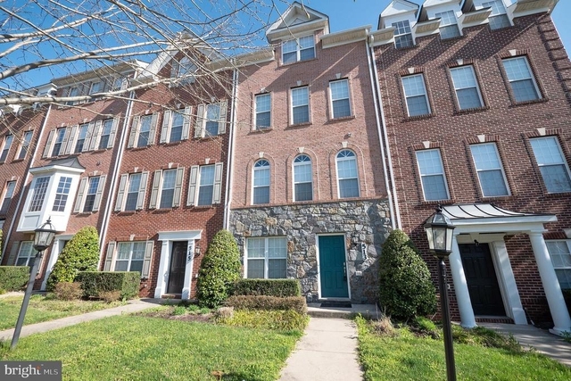 513 Girard Street - Photo 1