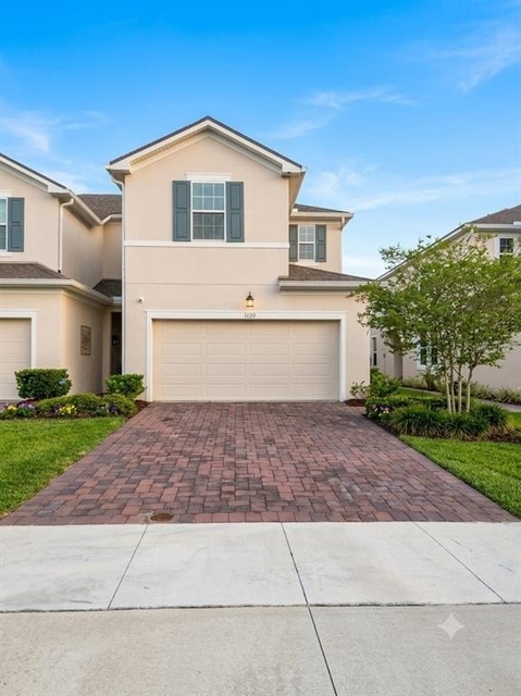 1120 Lakeshore Breeze Place - Photo 1