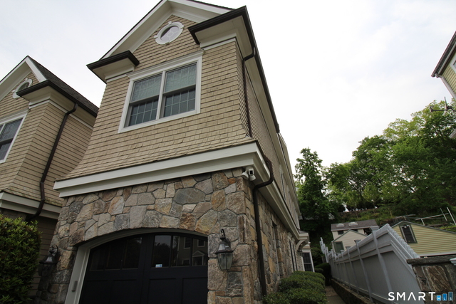 288 Davis Avenue - Photo 1