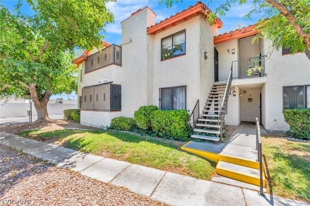 1701 E Katie Avenue - Photo 1
