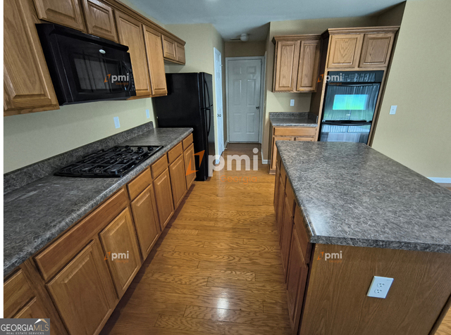 350 Fairmont Way - Photo 1