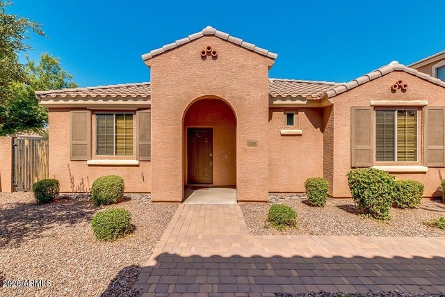 3317 E Loma Vista Street - Photo 1