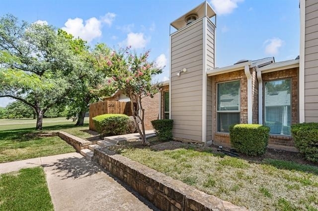 2010 Cottage Oak Lane - Photo 1