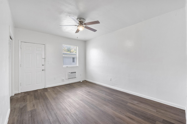 515 Ne 150th Street - Photo 1